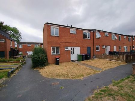 3 bedroom end of terrace house to rent - Photo 2