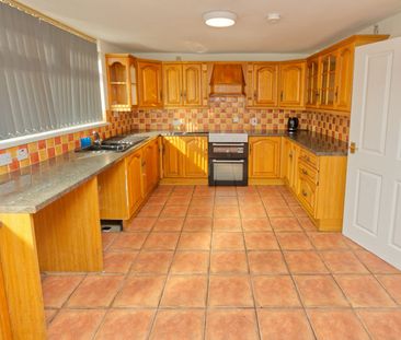 Terraced House to rent on - Photo 4