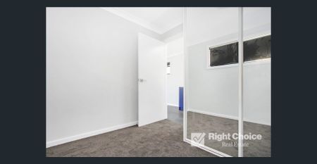 Neat and Complete - Photo 2