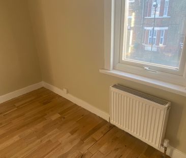 2 Bed Maisonette, Corporation Street, E15 - Photo 2