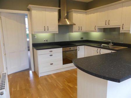 2 bedroom end of terrace house to rent - Photo 4