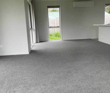 Room for the whole family! - Photo 1