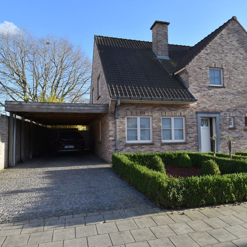 Ruime halfopen woning met 3 slaapkamers en tuin in Harelbeke - Photo 1