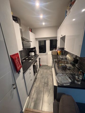 Room in a Shared House, Hillbrook Road, SW17 - Photo 4