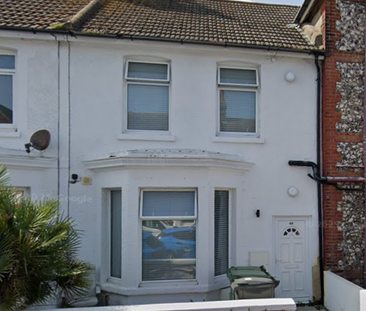 Latimer Road - Photo 1