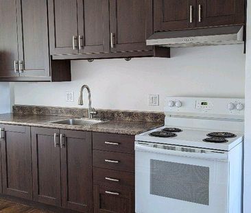 beau 4 1/2 à a louer - Photo 2