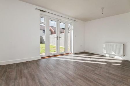 3 bedroom semi-detached house to rent - Photo 2
