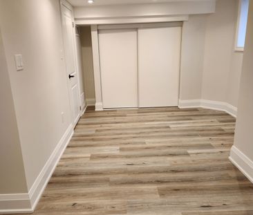 For Lease - 341 Lawrence Avenue, Toronto, Ontario - Photo 3