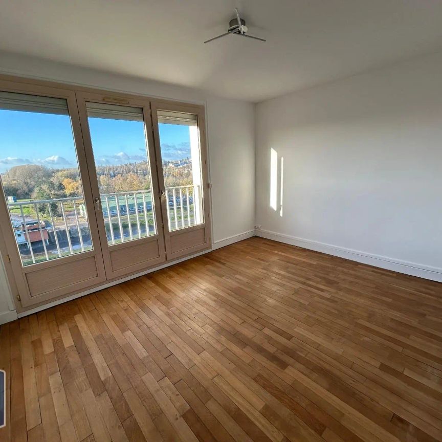 Appartement à louer 4 pièces 77.4m² - Photo 1