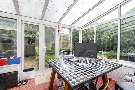 3 bedroom semi-detached house to rent - Photo 5