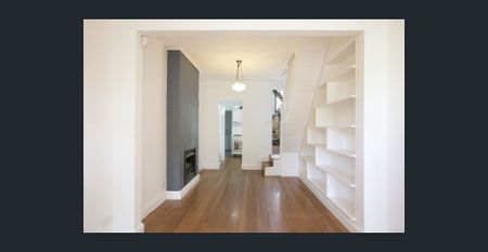 Unfurnished 2 bedroom house - Photo 4