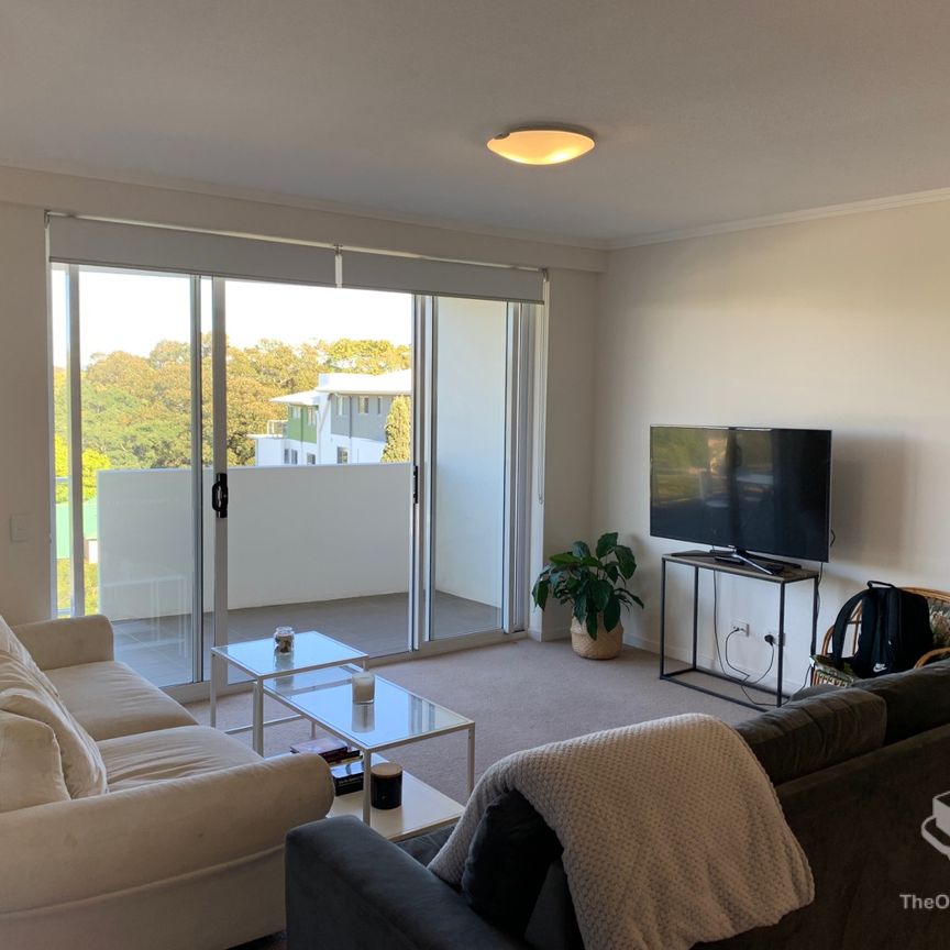 Modern 2-Bedroom Apartment in Leafy Lutwyche — Unbeatable Location - Photo 1