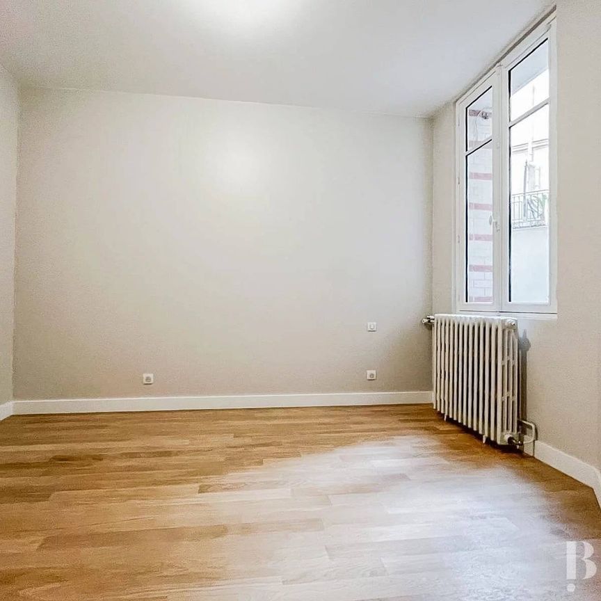 Rental Apartment Paris 18th Clignancourt - Photo 1