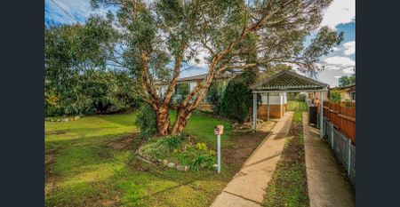 Great-Sized Three-Bedroom Home with Country Feel - Photo 3