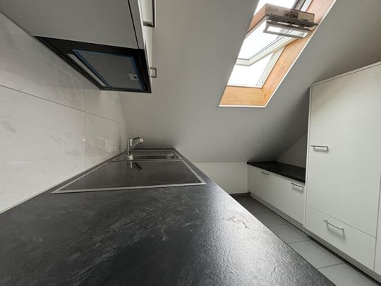 Opportunité à saisir : Duplex de 3,5 pièces partiellement rénové - Photo 1