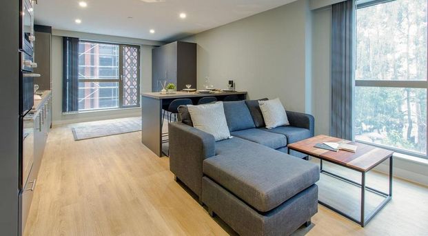 1 bedroom in a flat share to rent - Photo 1