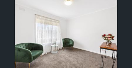 Space, Comfort and Convenience - Gardening Included! - Photo 2