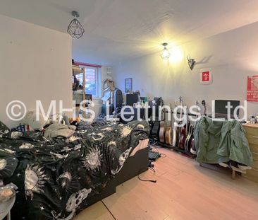 4 Bedroom Mid Terraced House for rent in Lucas Street - Photo 4