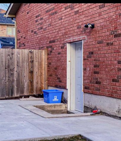 For Lease - 157 Waller Street Unit# Bsement, Whitby, Ontario - Photo 3