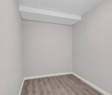 2 Bedroom - Photo 6