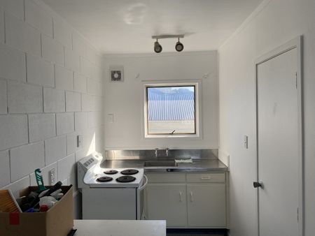 ELLERSLIE, 2 BEDROOMS - Photo 4