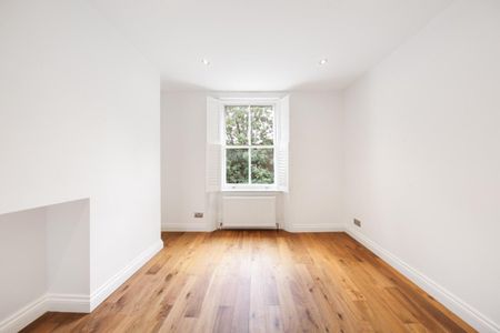 2 bedroom flat in St John's Wood - Photo 3