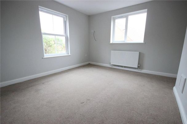 2 bedroom end of terrace house to rent - Photo 1