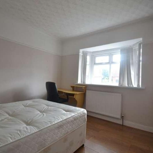 Austin Grove, Burnage, Manchester, M19 - Photo 1