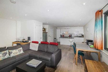 Horsham Gates Two,north Street,horsham, RH13 - Photo 3