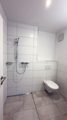 Frisch sanierte 2.5 Zi-Wohnung - Photo 4