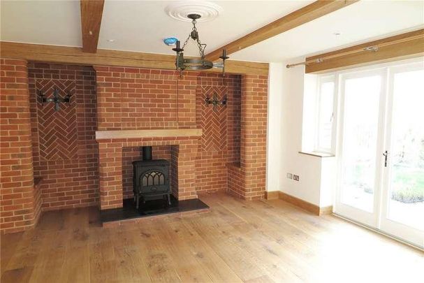 East Bridge Close, Tilford, Surrey, GU10 - Photo 1