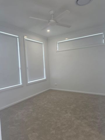 Brand New 4-Bedroom Home in Family-Friendly Estate – Crangan Bay - Photo 2