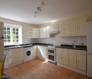 3 bedroom semi-detached house to rent - Photo 6