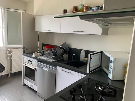 A louer Brest Bellevue/Facs grande chambre meublé dans colocation offre promotionelle 3 semaine gratuite. - Photo 2