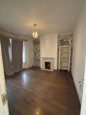 4 Bed Semi-Detached House, Francis Avenue, IG1 - Photo 1