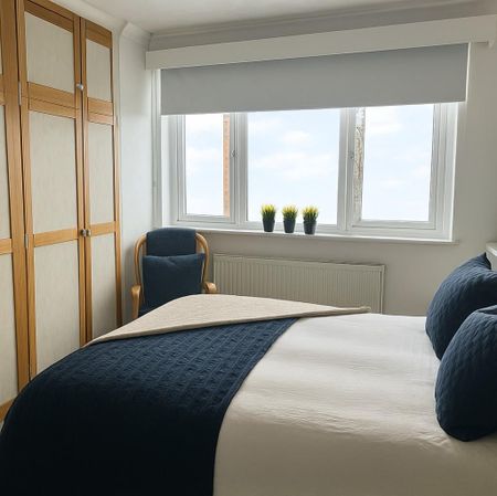 3 bedroom semi-detached house to rent - Photo 2