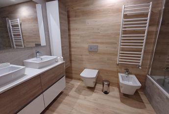 Apartamento T2 junto ao Centro Comercial Glicínias