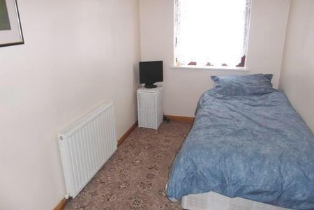 4 bedroom terraced house to rent - Photo 4