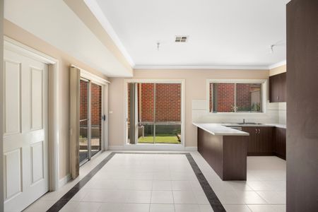 1/68 Purinuan Road, Reservoir VIC 3073 - House For Rent | Domain - Photo 5