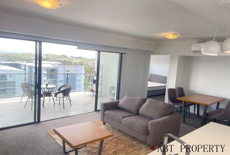 Come Home To Something Special In This Apartment With A Huge Balcony. Unbeatable Location - Walk To Transport And Shops - Photo 3