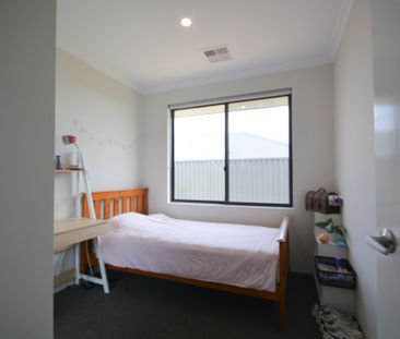 Madora Bay Coastal Lifestyle! - Photo 3