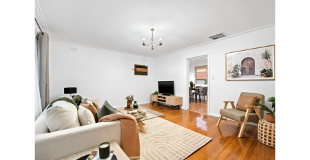 A Warm and Welcoming Family Home in the Heart of Ferntree Gully - Photo 2