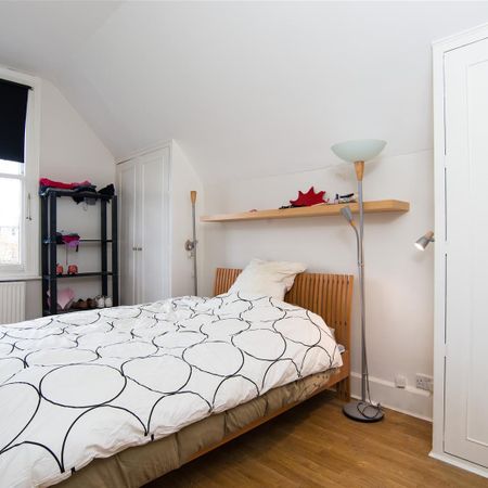 Greencroft Gardens, South Hampstead, London - Photo 3