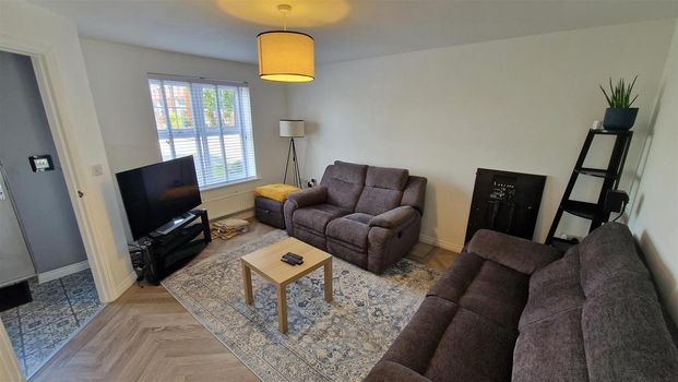 3 bedroom semi-detached house to rent - Photo 1