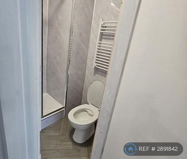 1 bedroom in a house share to rent - Photo 6