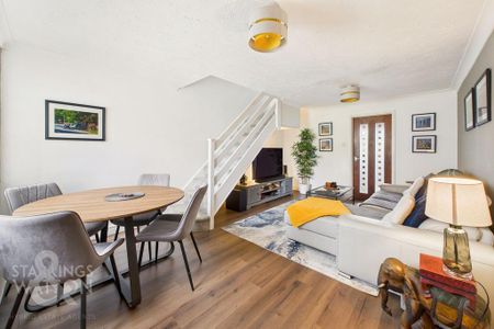 2 bedroom semi-detached house to rent - Photo 3