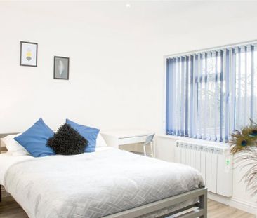 6 bedroom semi-detached house to rent - Photo 2