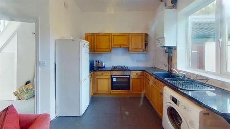 3 bedroom terraced house to rent - Photo 3