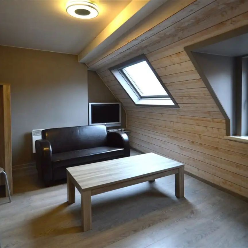 Bemeubeld dakappartement in centrum Ieper - Photo 1