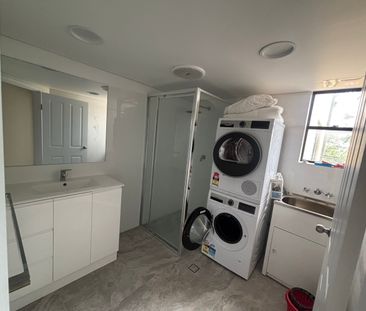 Highgate Hill - Photo 3